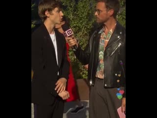 Miles heizer did an interview at coach invent интервью майлса в связи с 3 сезоном на мероприятии коач