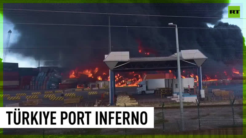 Massive fire engulfs iskenderun port in türkiye