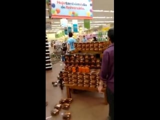 Louca no supermercado