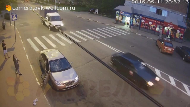 Раненый дзержинский рэмбо разгромил машину своих обидчиков видео