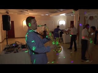 Renat sax lady in red