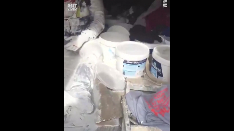 Ему срочно нужна салфетка