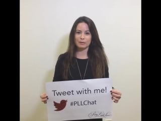 Холли мари комбз беседовала в чате с поклонниками во время трансляции нового эпизода pretty little liars