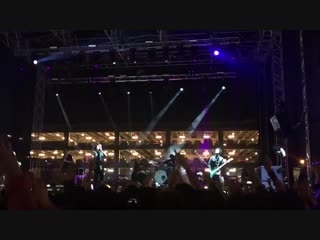 El chingon de jacoby shaddix, sigo sin superarlos papa roach ❤️