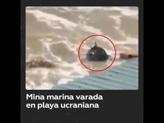 Mina marina varada en playa ucraniana