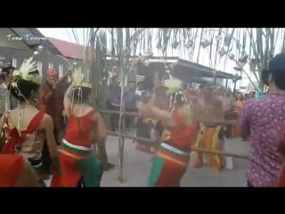 Tarian adat dayak ma‘anyan 《balian dadas》 di palangka raya