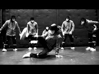 Jabbawockeez slidin freestyle