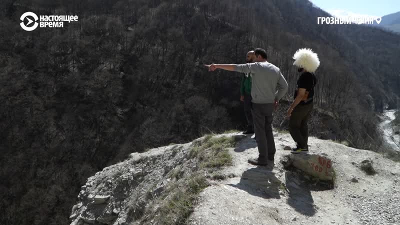 "человек на карте" учитель показывает чечню иностранцам