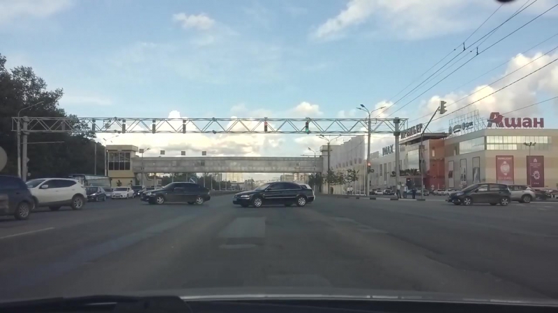 Видео перед дтп у «премьера» виновник аварии ведет себя неадекватно