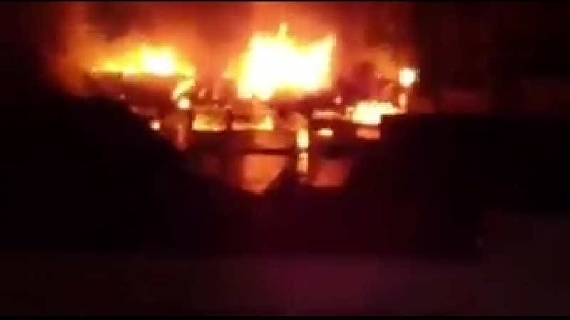 Горит центральный рынок в нефтекамске, площадь пожара 150 квадратных метров, о пострадавши