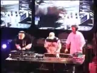 Dj shadow, cut chemist, dj numark playing on mpcs (live)