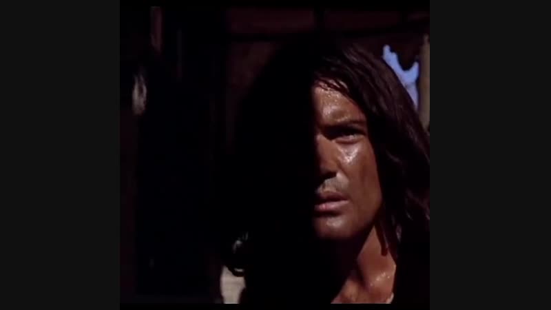 Сальма хайек и антонио бандерас в фильме "отчаянный" (1995)