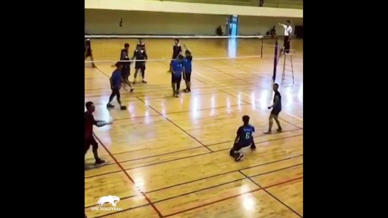 Волейболист мощно олотил!