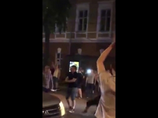 Попрыгал на ментовской машине