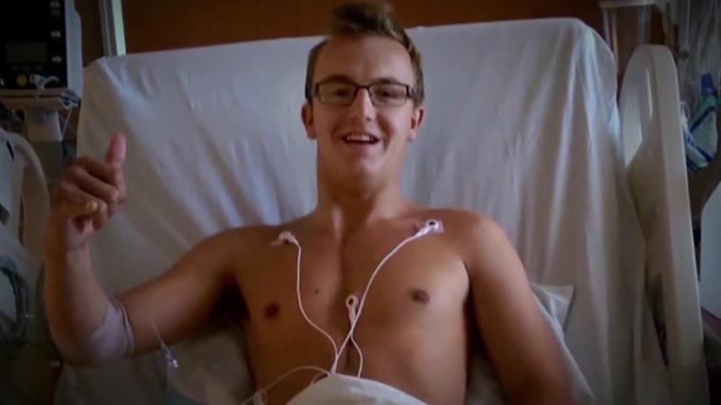 Невеста оставляет место для покойного сына и не может сдержать слёз когда видит, кто на него садится