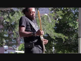 Eric gales “voodoo porn ⁄kashmir ⁄back in black ⁄für elise (beethoven) “ (live at the 2017 digf)