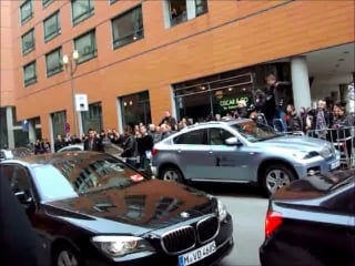 Gerard butler coriolanus berlinale press conference 14 2 2011 greek fans