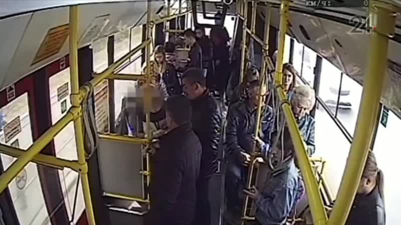 Приставал к девочке в казанском автобусе