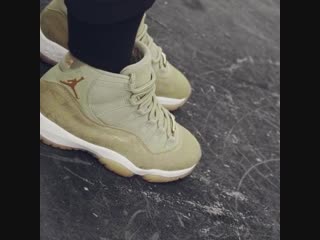 Air jordan 11 retro wmns "olive lux"