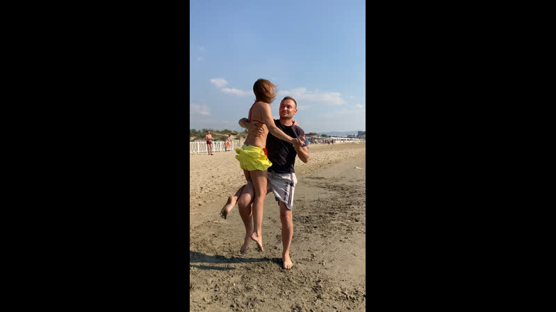 Наташа и сергей на пляже анапы