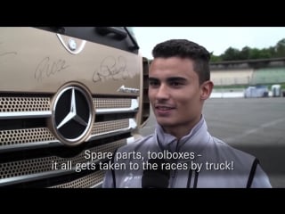 Пилоты формулы 1 тестируют грузовик mercedes benz