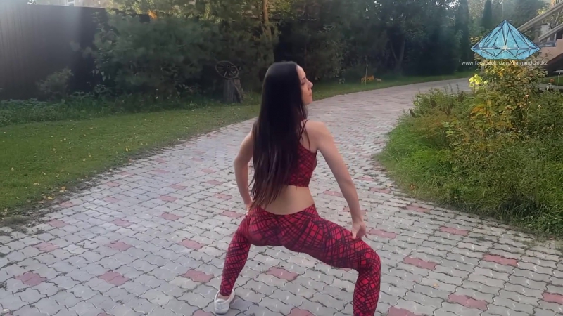 Sexy twerk to the song лада седан баклажан (тимати)