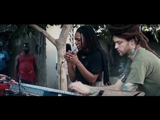 Hempress sativa boom (wah da da deng)omv