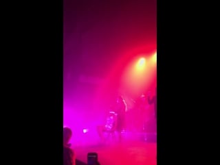 @hiphopdx " @iamjojo just brought out and blindfolded @kekepalmer 😱 #madlovetour"