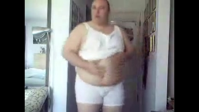 Пухлик танцует