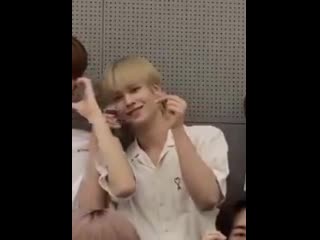 The way selm linked his arm around minhee’s to do his finger heart i’m soft