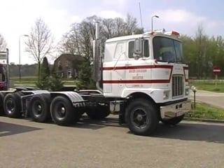 Mack f700 with detroit diesel 8v 71