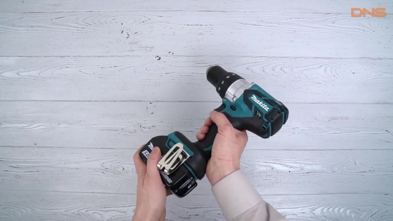 Распакоа шуруповерта makita ddf481rte