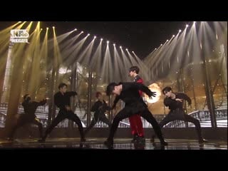 Kim wooseok red moon @ inkigayo 200607