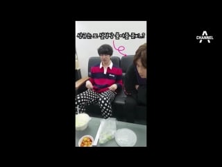 [직캠] 김희철 너무 뜨거운 설렁탕 성규야 불어줭