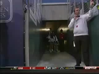 Maria sharapova's service woes 1of2