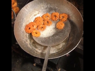 #bareillykibarfi how about some lucknow ki imarti for now 😍😉