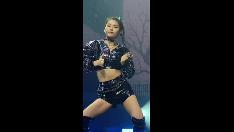 Itzy yeji, chaeryeong, ryujin, and lia