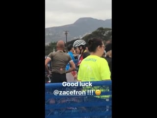 Зак эфрон на nautica malibu triathlon на пляже zuma 2