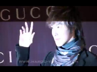 100901 yunho at gucci fashion show