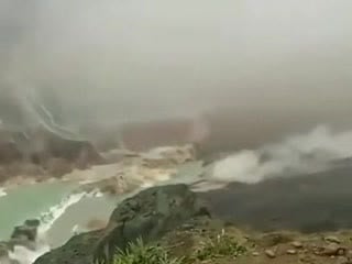 Massive landslide caught on the camera,