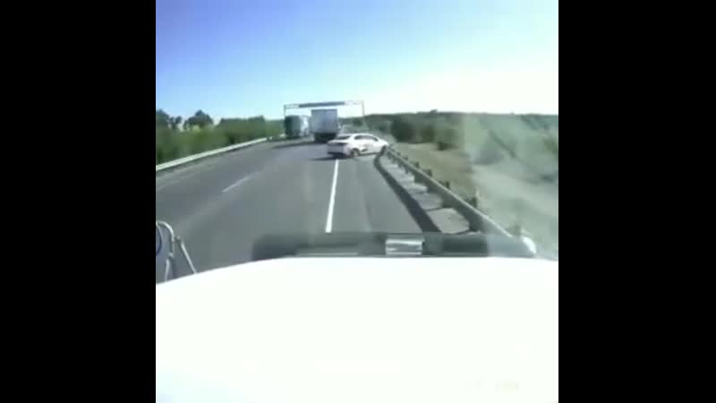 Дтп под волгоградом ! вот же идиот у него изъяли права, он был в состоянии алкогольного опьянения!»