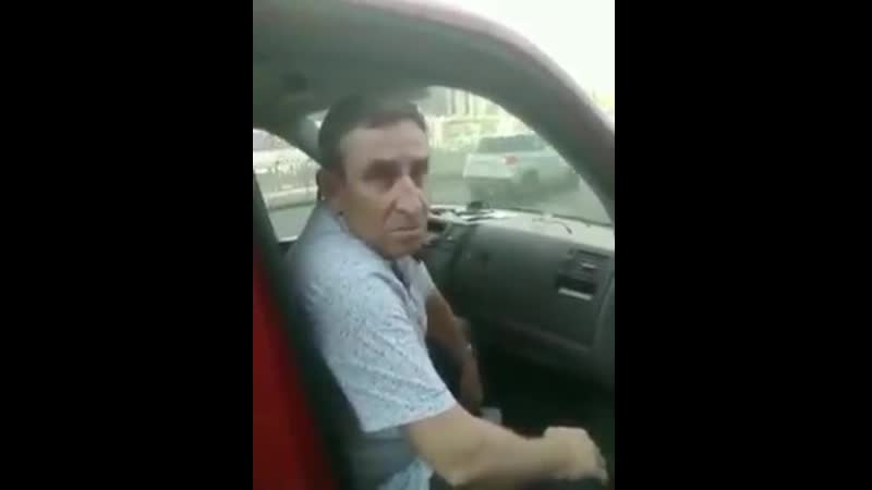 Переселенець з окупованого донбасу опустив ватну гниду в харкові