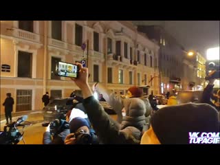 Хованский вышел из здания суда