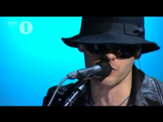 30 seconds to mars / thirty seconds to mars bad romance (lady gaga cover) (bbc radio 1s live)