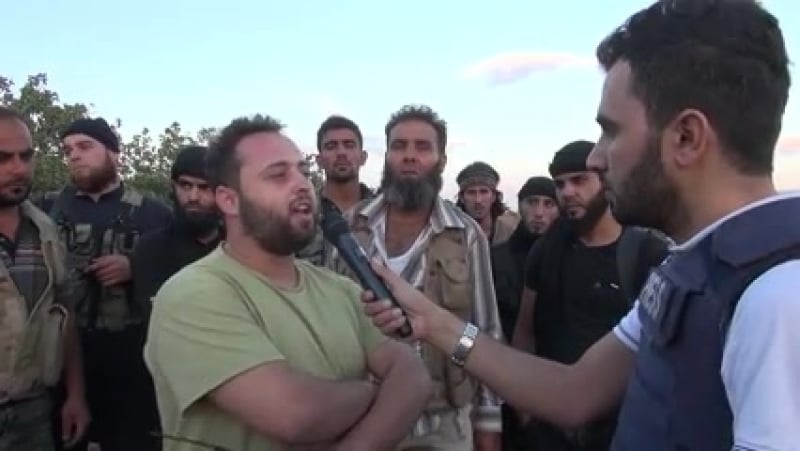 لقاء مع قائد في الجيش الحر يشرح عن سير المعارك في ريف حماة الشمالي وتدمير 17 دبابة للأسد بيوم واحد