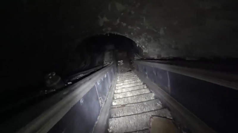 Пробрался в заброшенное метро