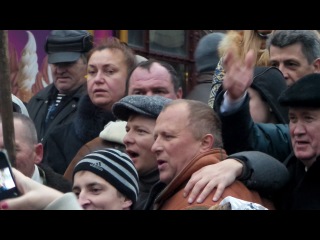 Просто ляшко с вилами поет гимн украины посреди хрещатика