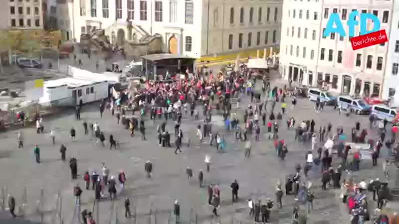 Pegida in dresden zehntausend feiern