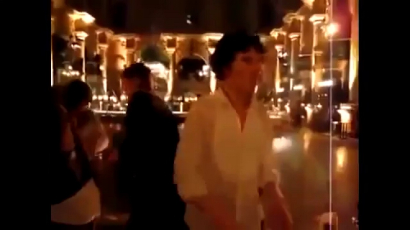 Бенедикт камбербэтч танцует