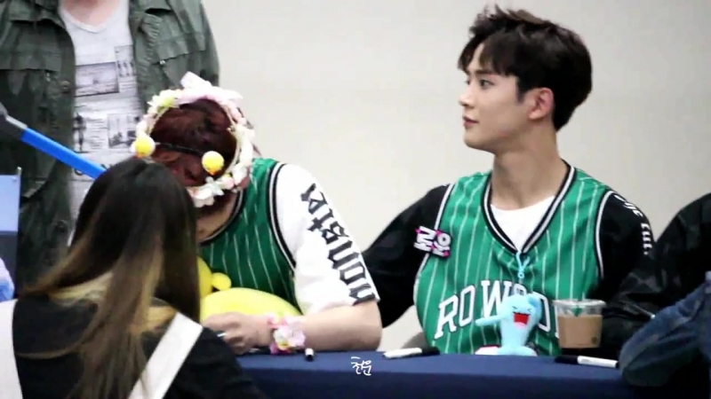 [fancam] 170526 роун sf9 @ yongsan fansign